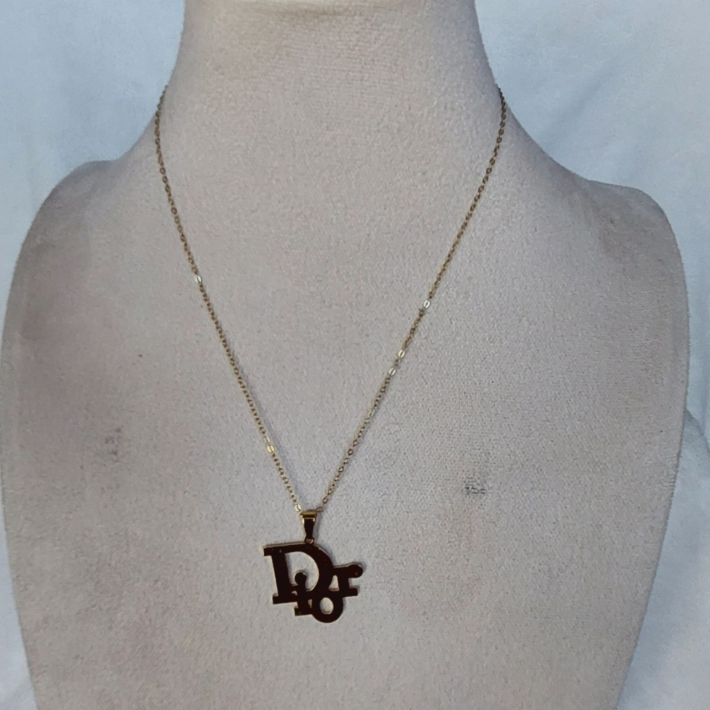 Gorgeous Gold Stainless Steel Necklace 12 inches